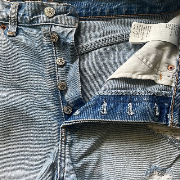 Abercrombie & Fitch High Rise 4” Shorts (lightly used!) - Picture 3 of 4